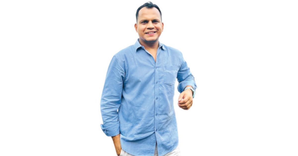 অনেকেই ‘কন্যার বাপ’ ডাকছে